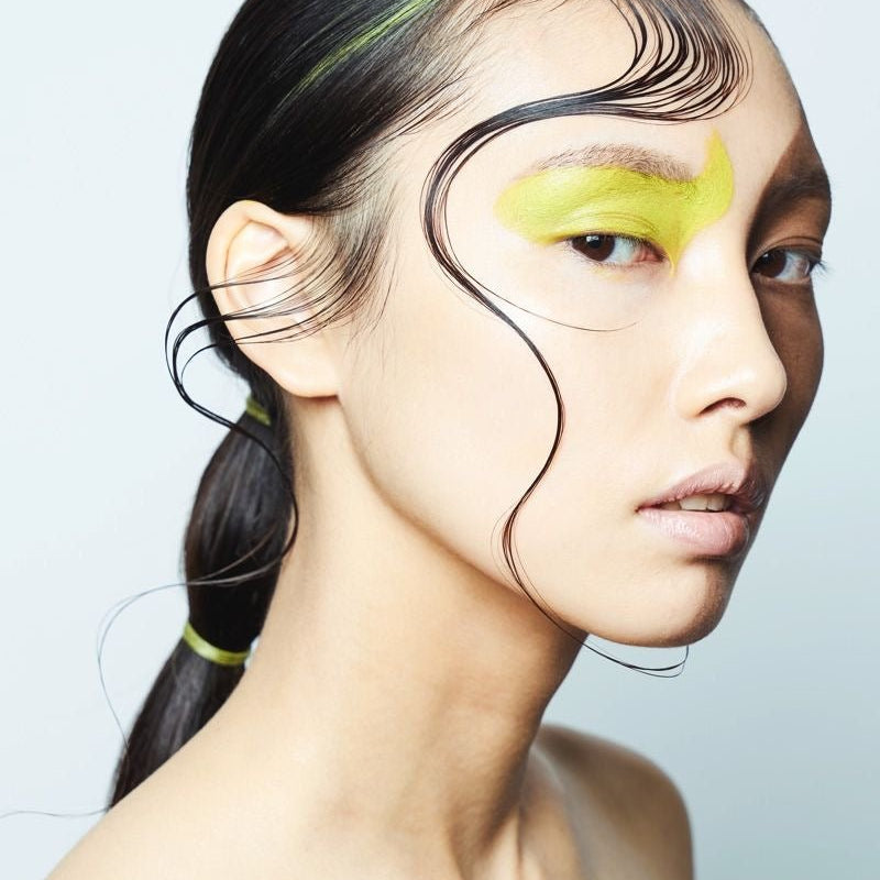 5 Best Hair Oils for Hot Days at the Pool and Countryside - Skin Love Cream