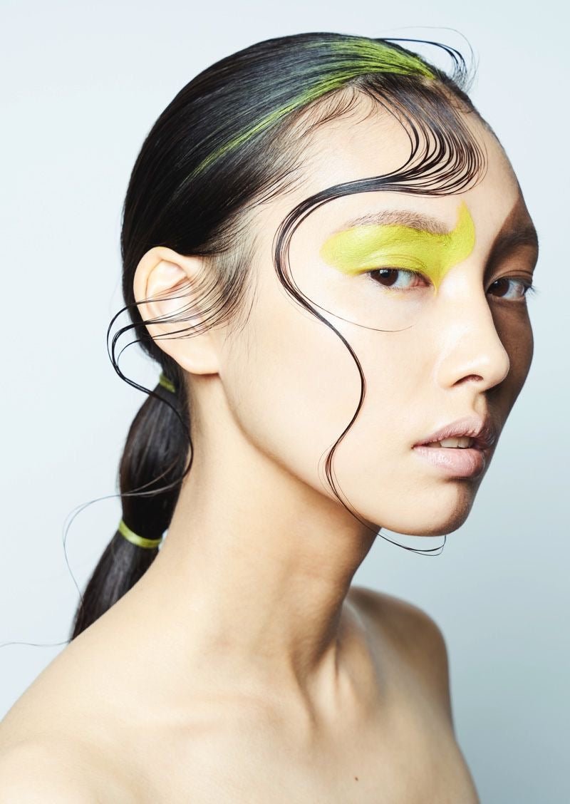 5 Best Hair Oils for Hot Days at the Pool and Countryside - Skin Love Cream