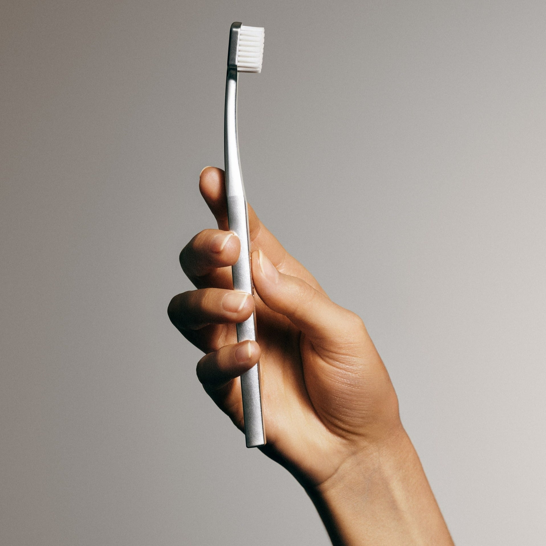 AUREZZI Toothbrush Silver/White Silver Plated - Skin Love Cream