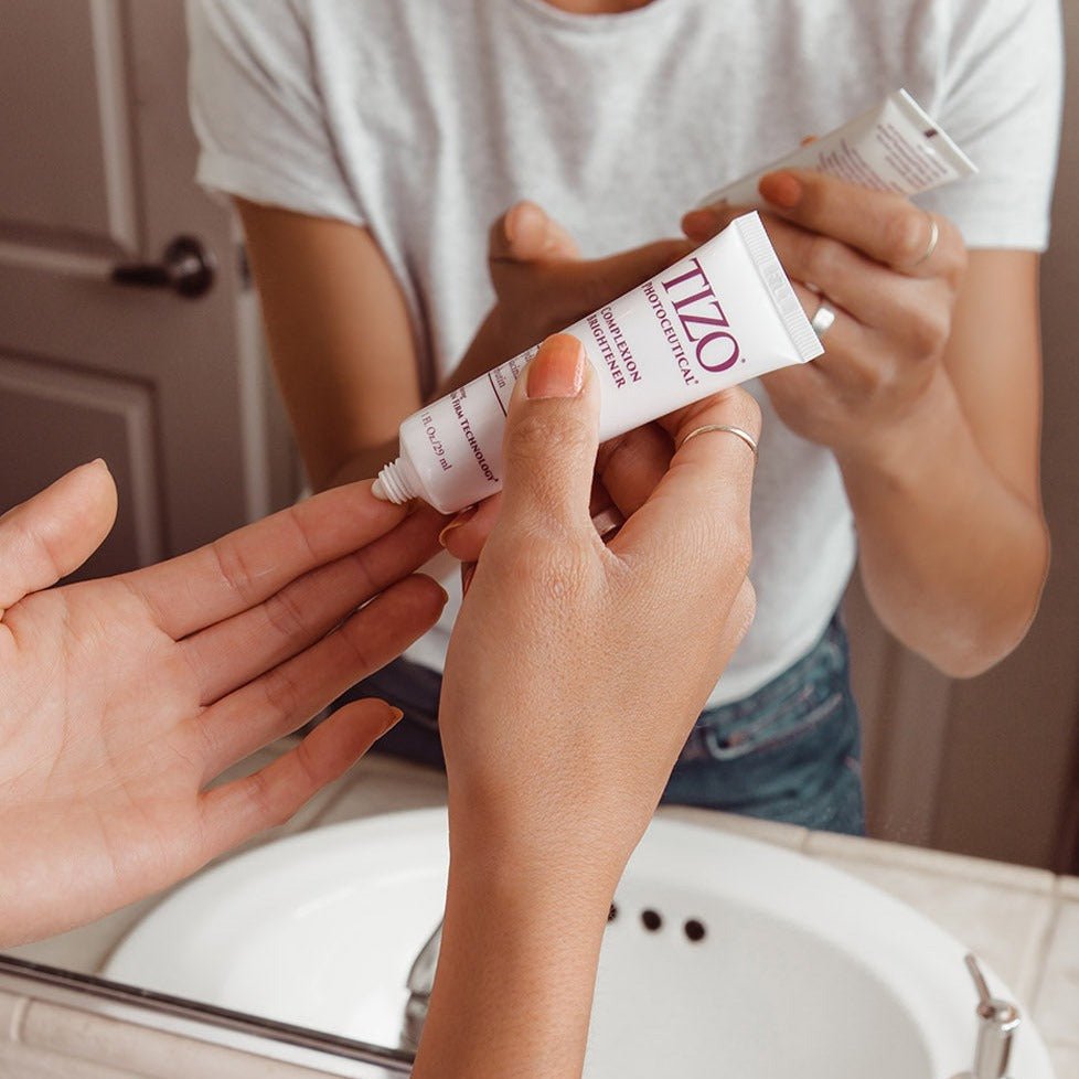 TIZO Complexion Brightener - Skin Love Cream