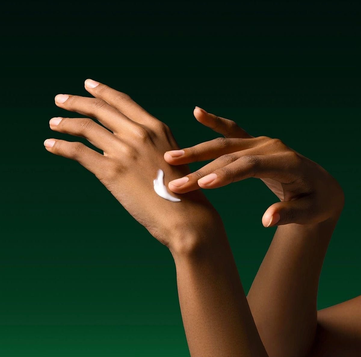 Beyond the Wrists: The Ultimate Guide to Year-Round Hand Hydration - Skin Love Cream