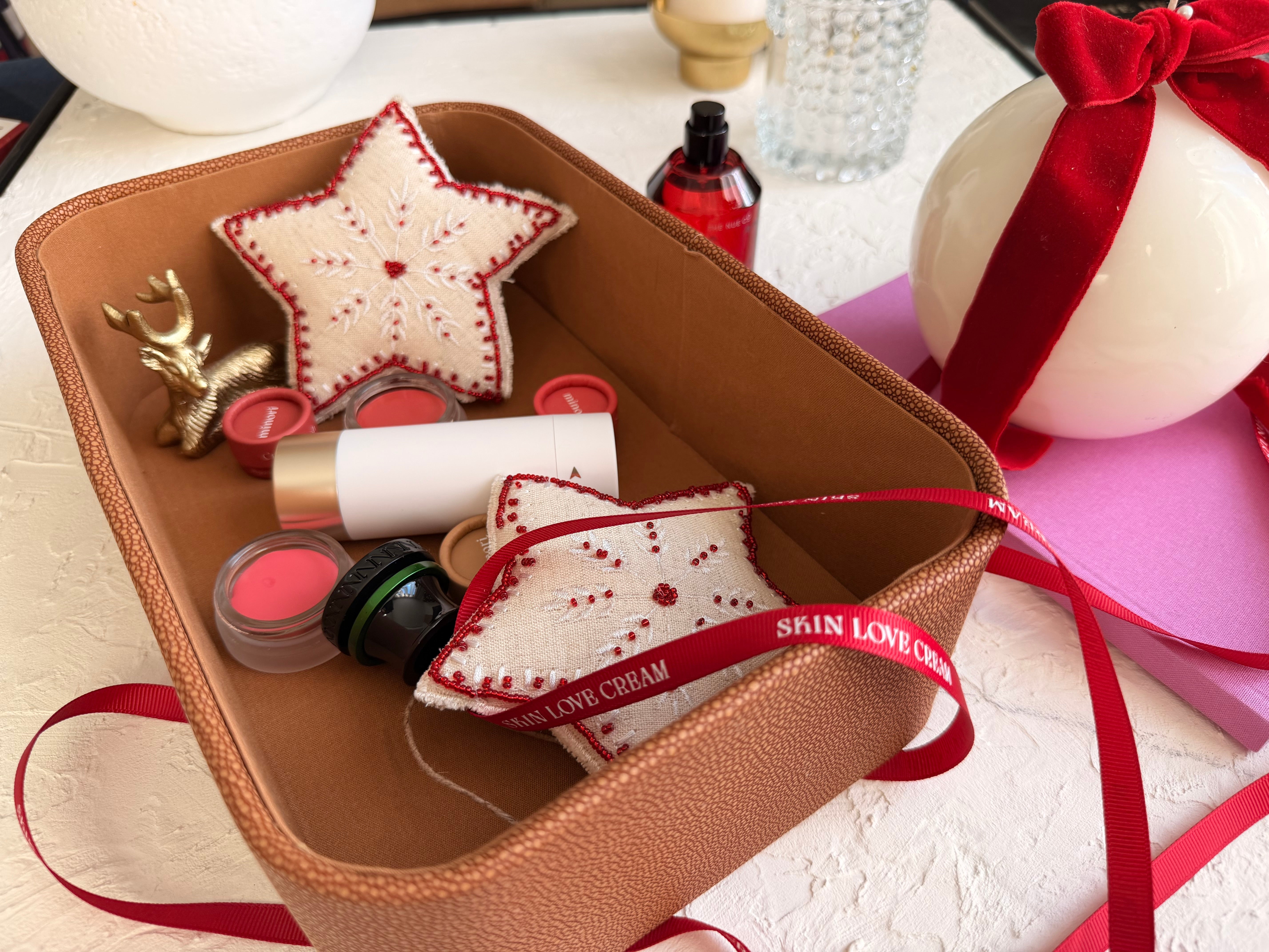 The Holiday Guide: Your Skin's Emotional Sanctuary