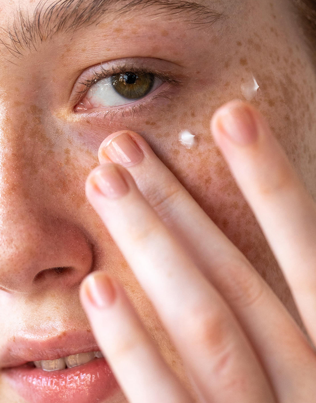 The Outset – Smoothing Vitamin C Eye + Expression Lines Cream